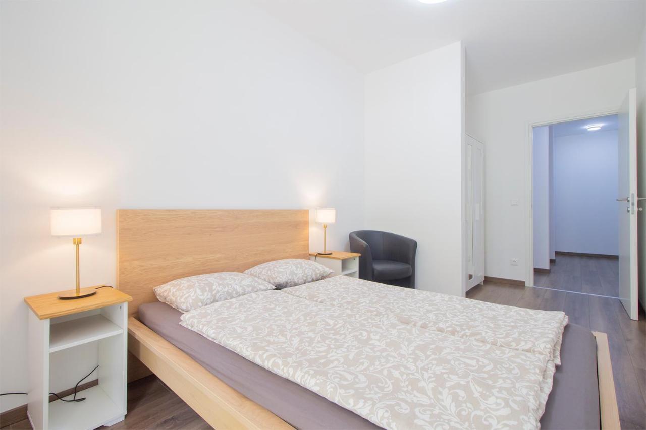 Corvin Modern Two Bedroom Apartment Free Parking Budapest Exterior photo