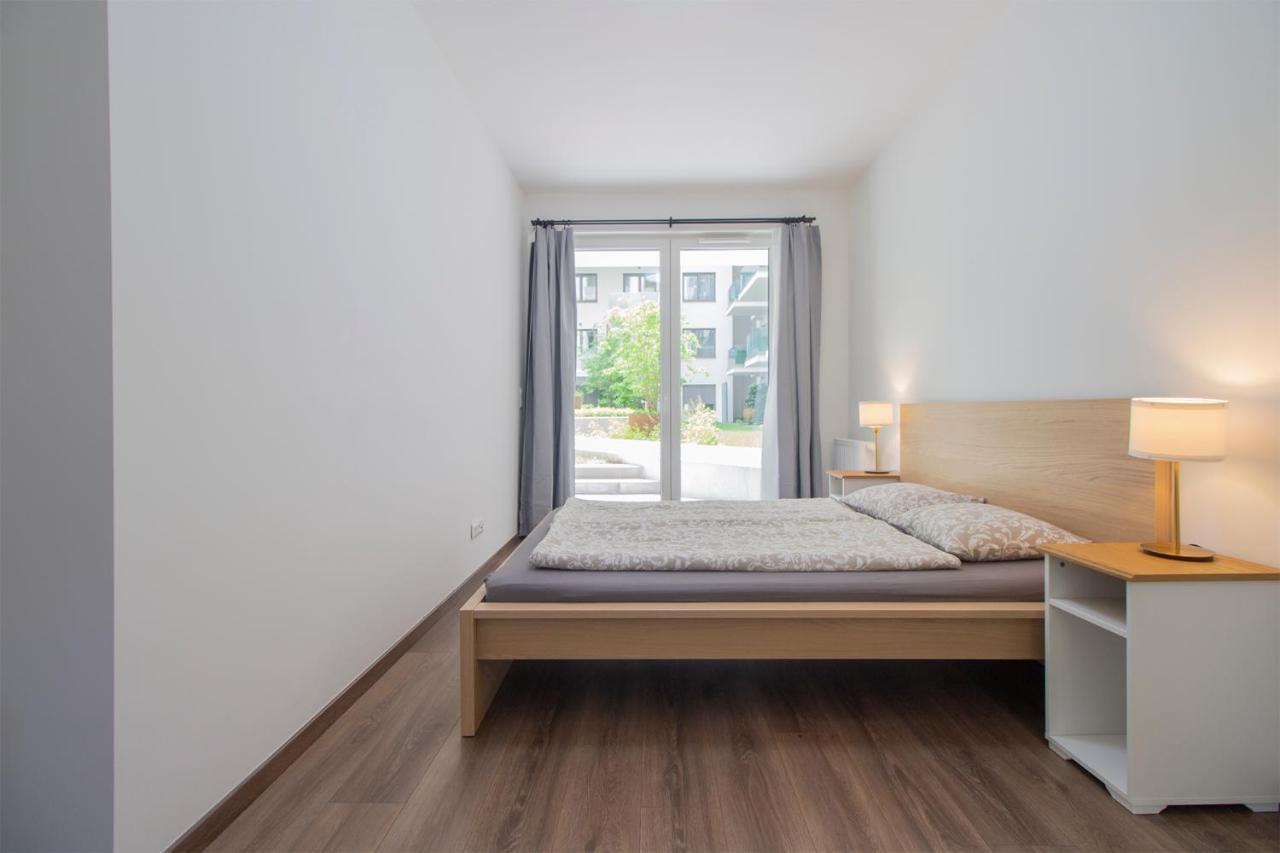 Corvin Modern Two Bedroom Apartment Free Parking Budapest Exterior photo